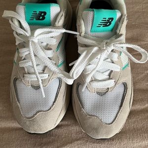 New Balance 57/40 worn once!!